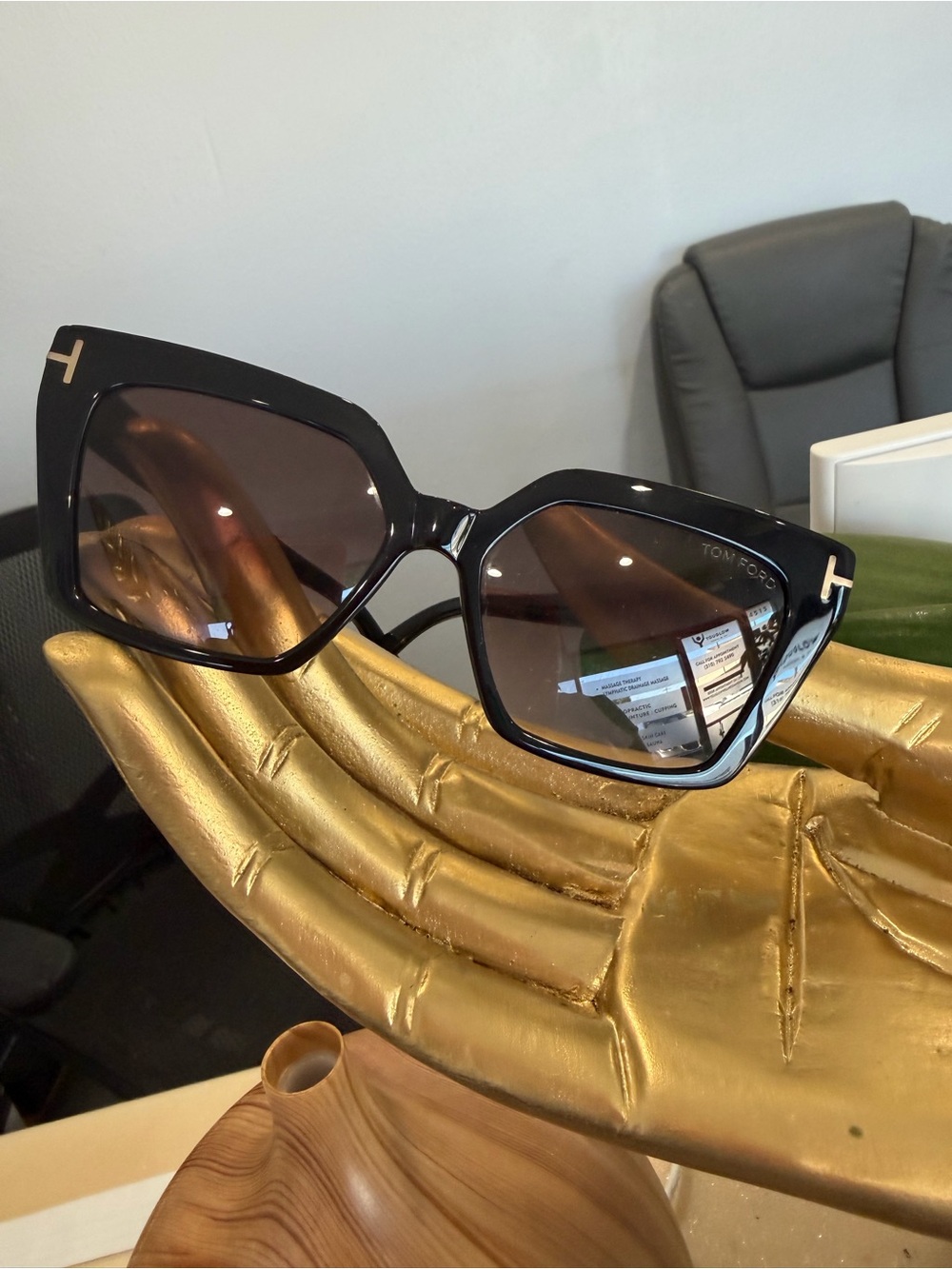 Tom Ford Black Square Gradient Women's Sunglasses with Gold Accents - Picture 6 of 14